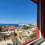Dom wakacyjny A Medieval Windmill Tower 2bedrooms In The Heart Of Old Town With Magnificent Panoramic Seaview And Cityview