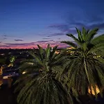 Hébergement de vacances A Medieval Windmill Tower 2bedrooms In The Heart Of Old Town With Magnificent Panoramic Seaview And Cityview *