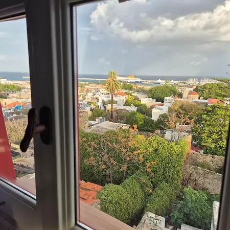 펜션 A Medieval Windmill Tower 2bedrooms In The Heart Of Old Town With Magnificent View Rhodes City