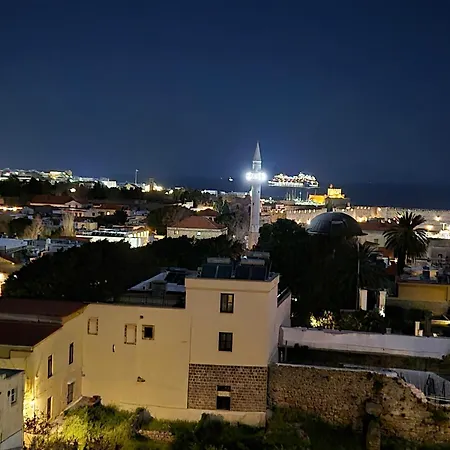 A Medieval Windmill Tower 2bedrooms In The Heart Of Old Town With Magnificent Panoramic Seaview And Cityview Case de vacanță *