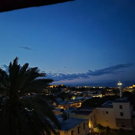 Case de vacanță A Medieval Windmill Tower 2bedrooms In The Heart Of Old Town With Magnificent Panoramic Seaview And Cityview