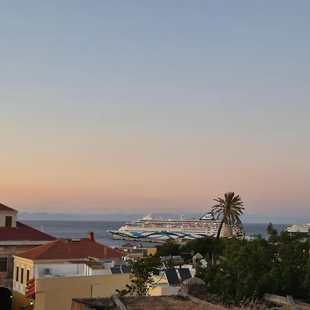 A Medieval Windmill Tower 2bedrooms In The Heart Of Old Town With Magnificent Panoramic Seaview And Cityview Holiday home
