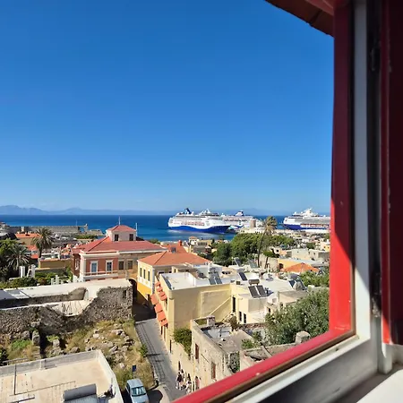 Case de vacanță A Medieval Windmill Tower 2bedrooms In The Heart Of Old Town With Magnificent Panoramic Seaview And Cityview