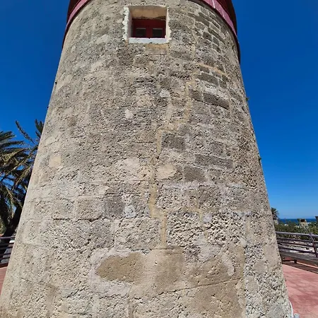 A Medieval Windmill Tower 2bedrooms In The Heart Of Old Town With Magnificent Panoramic Seaview And Cityview Casa de Férias