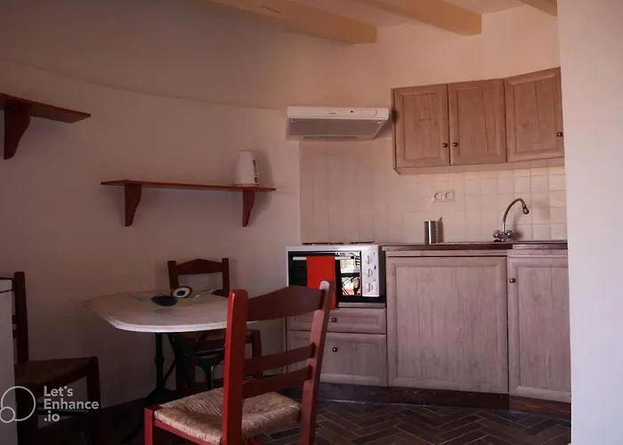 펜션 A Medieval Windmill Tower 2bedrooms In The Heart Of Old Town With Magnificent View Rhodes City