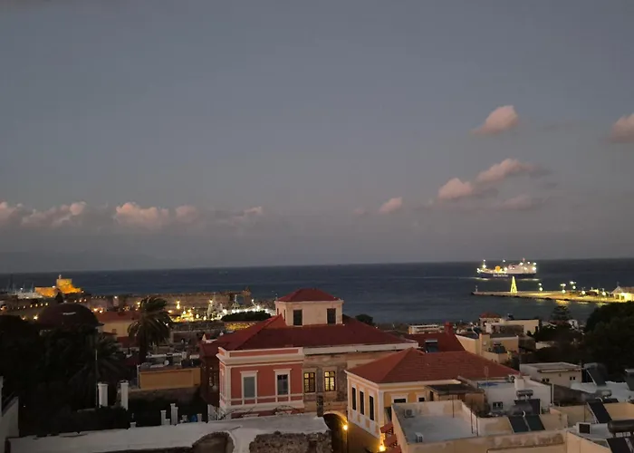 度假居 A Medieval Windmill Tower 2bedrooms In The Heart Of Old Town With Magnificent Panoramic Seaview And Cityview