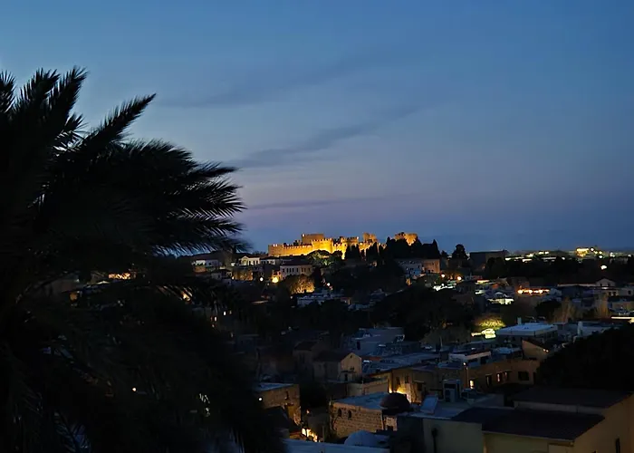度假居 A Medieval Windmill Tower 2bedrooms In The Heart Of Old Town With Magnificent Panoramic Seaview And Cityview *