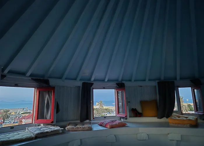 Prázdninový dům A Medieval Windmill Tower 2bedrooms In The Heart Of Old Town With Magnificent Panoramic Seaview And Cityview *