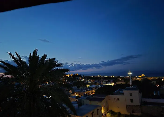 Prázdninový dům A Medieval Windmill Tower 2bedrooms In The Heart Of Old Town With Magnificent Panoramic Seaview And Cityview