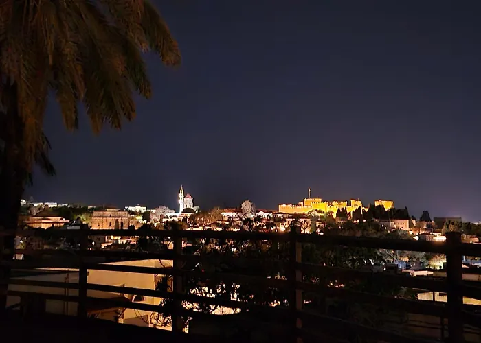度假居 A Medieval Windmill Tower 2bedrooms In The Heart Of Old Town With Magnificent Panoramic Seaview And Cityview *
