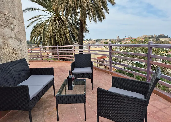 Prázdninový dům A Medieval Windmill Tower 2bedrooms In The Heart Of Old Town With Magnificent Panoramic Seaview And Cityview Rhodes City